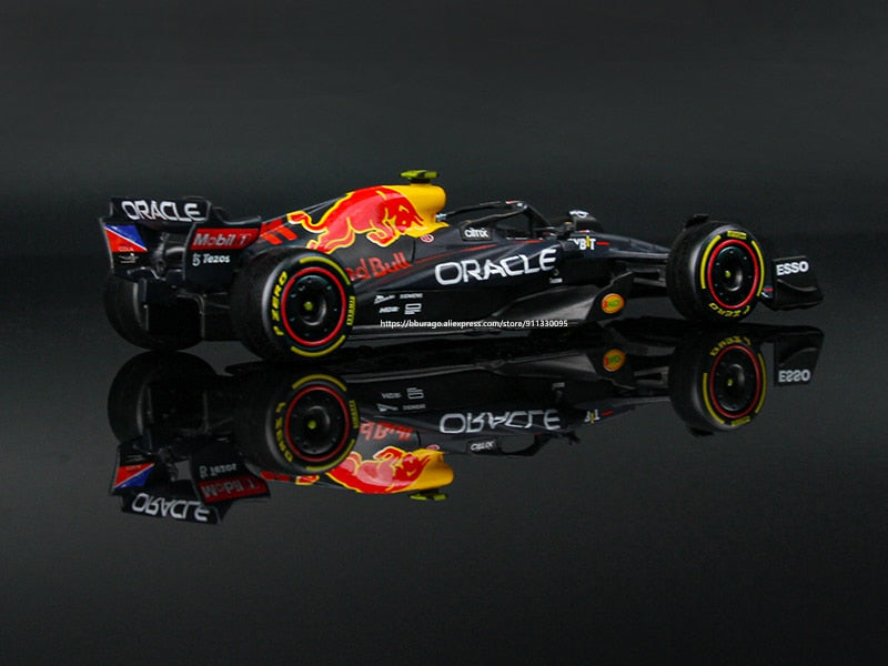 Miniatura escala 1:43  F1 Red Bull Racing 2022 RB18 
1# Verstappen 
11# Perez 
Pintura especial