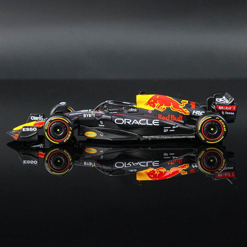Miniatura escala 1:43  F1 Red Bull Racing 2022 RB18 
1# Verstappen 
11# Perez 
Pintura especial