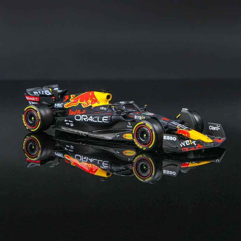 Miniatura escala 1:43  F1 Red Bull Racing 2022 RB18 
1# Verstappen 
11# Perez 
Pintura especial