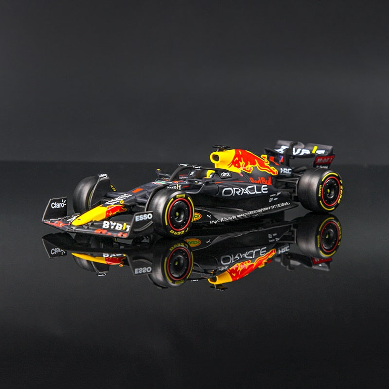 Miniatura escala 1:43  F1 Red Bull Racing 2022 RB18 
1# Verstappen 
11# Perez 
Pintura especial