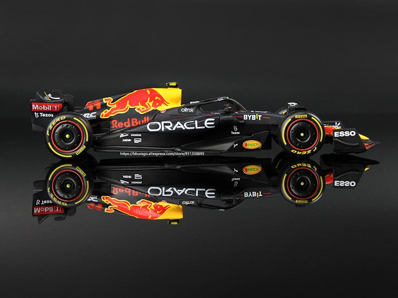 Miniatura escala 1:43  F1 Red Bull Racing 2022 RB18 
1# Verstappen 
11# Perez 
Pintura especial