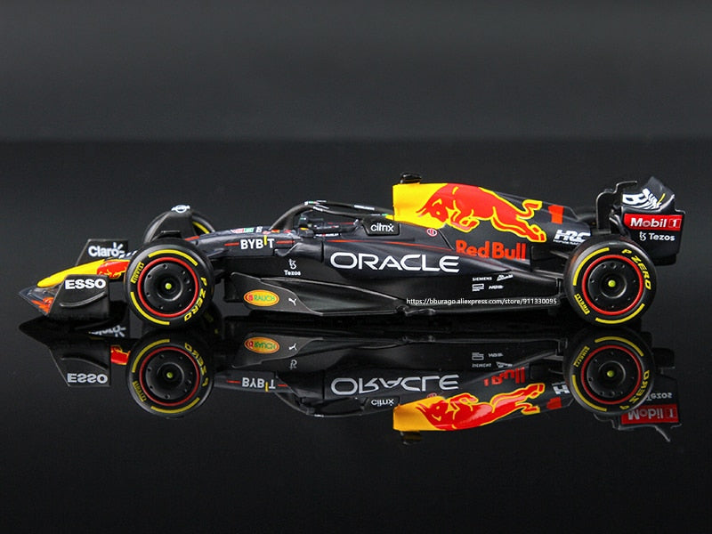Miniatura escala 1:43  F1 Red Bull Racing 2022 RB18 
1# Verstappen 
11# Perez 
Pintura especial