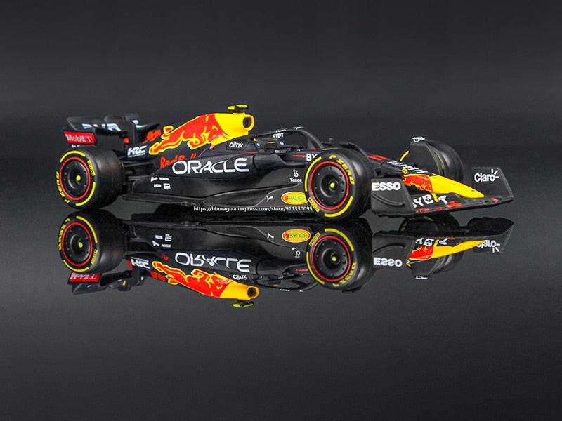 Miniatura escala 1:43  F1 Red Bull Racing 2022 RB18 
1# Verstappen 
11# Perez 
Pintura especial