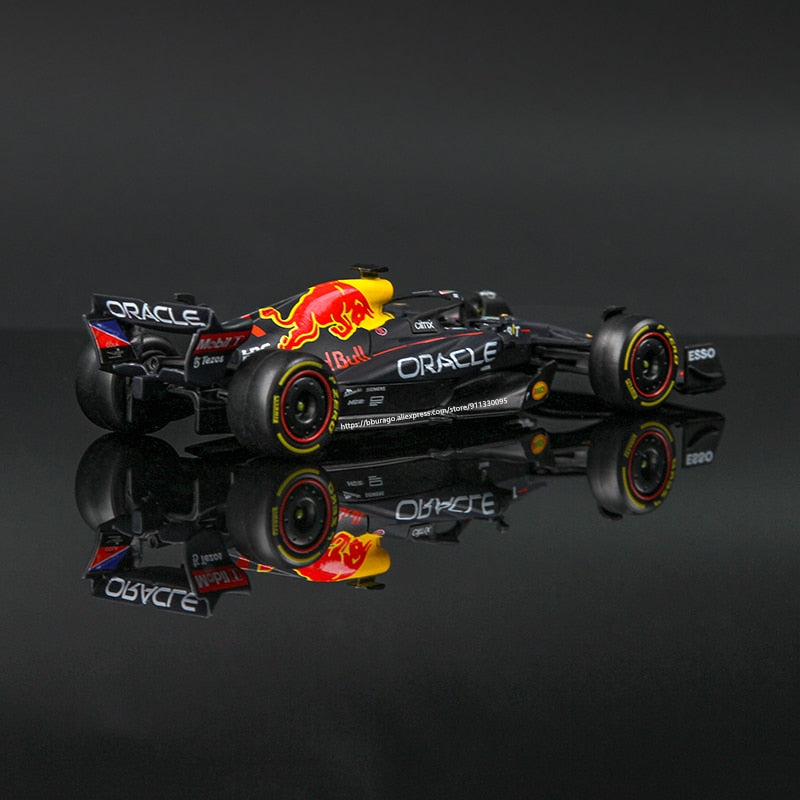 Miniatura escala 1:43  F1 Red Bull Racing 2022 RB18 
1# Verstappen 
11# Perez 
Pintura especial